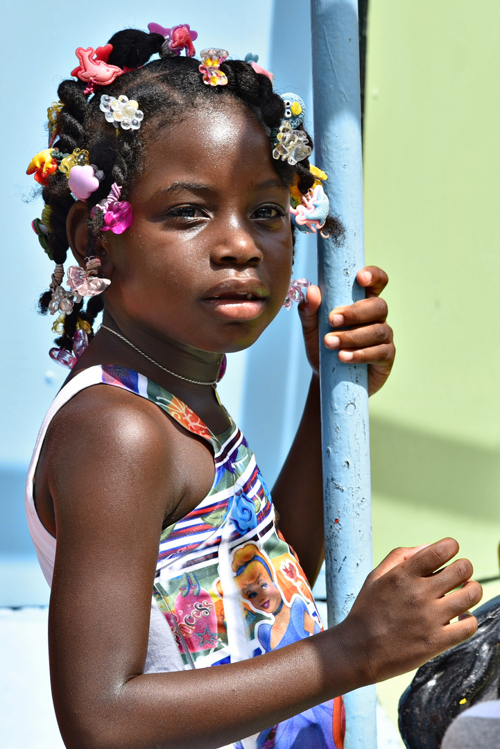 Niña en el carrusel 02