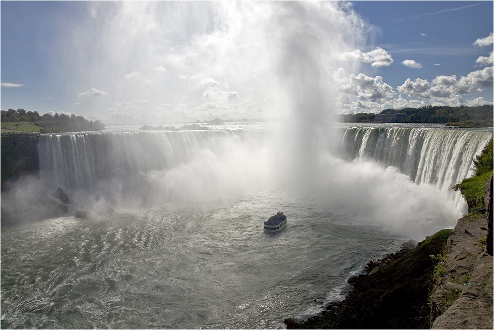 NIAGARA (2)