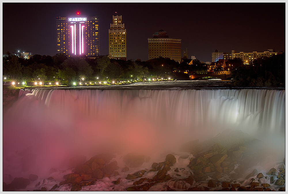 Niagara Fälle bei Nacht