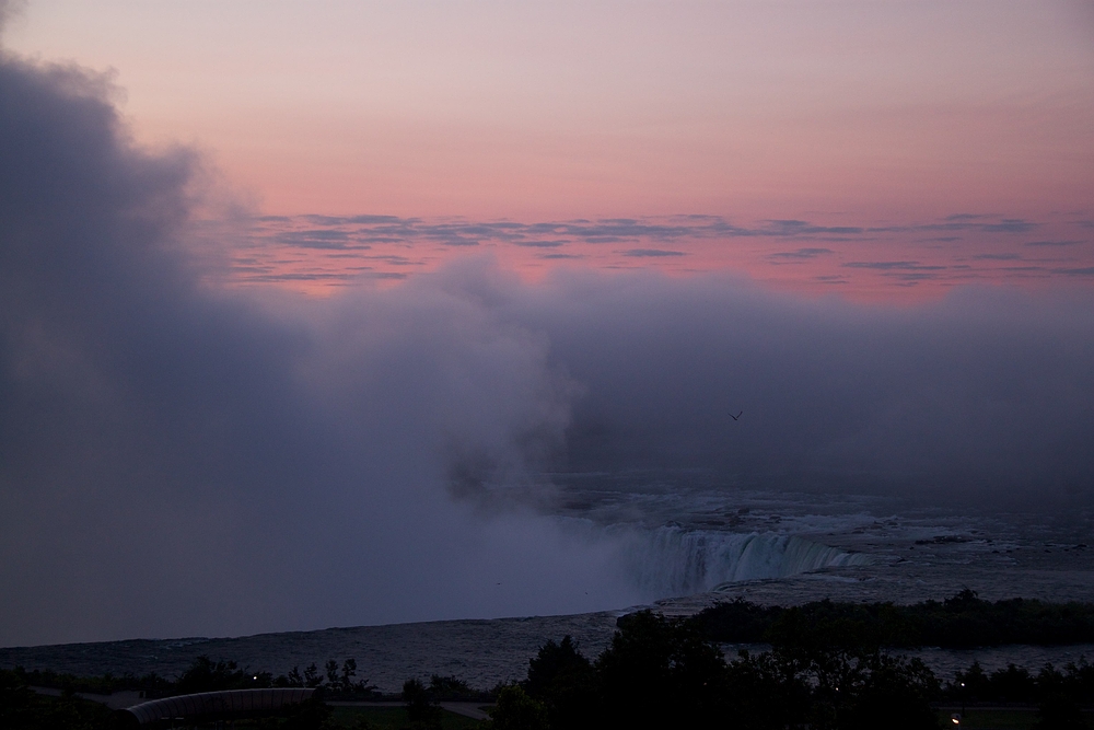 Niagara-Fälle ganz früh morgens