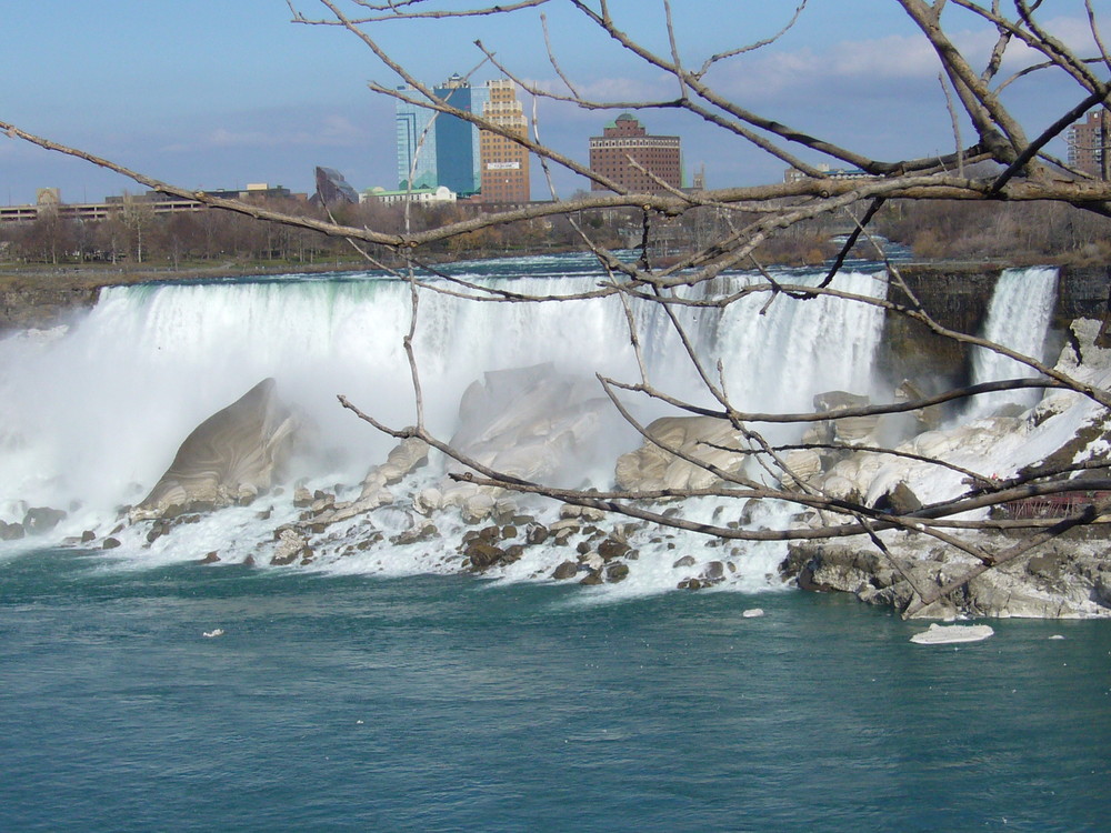 Niagara Falls am frühen Morgen