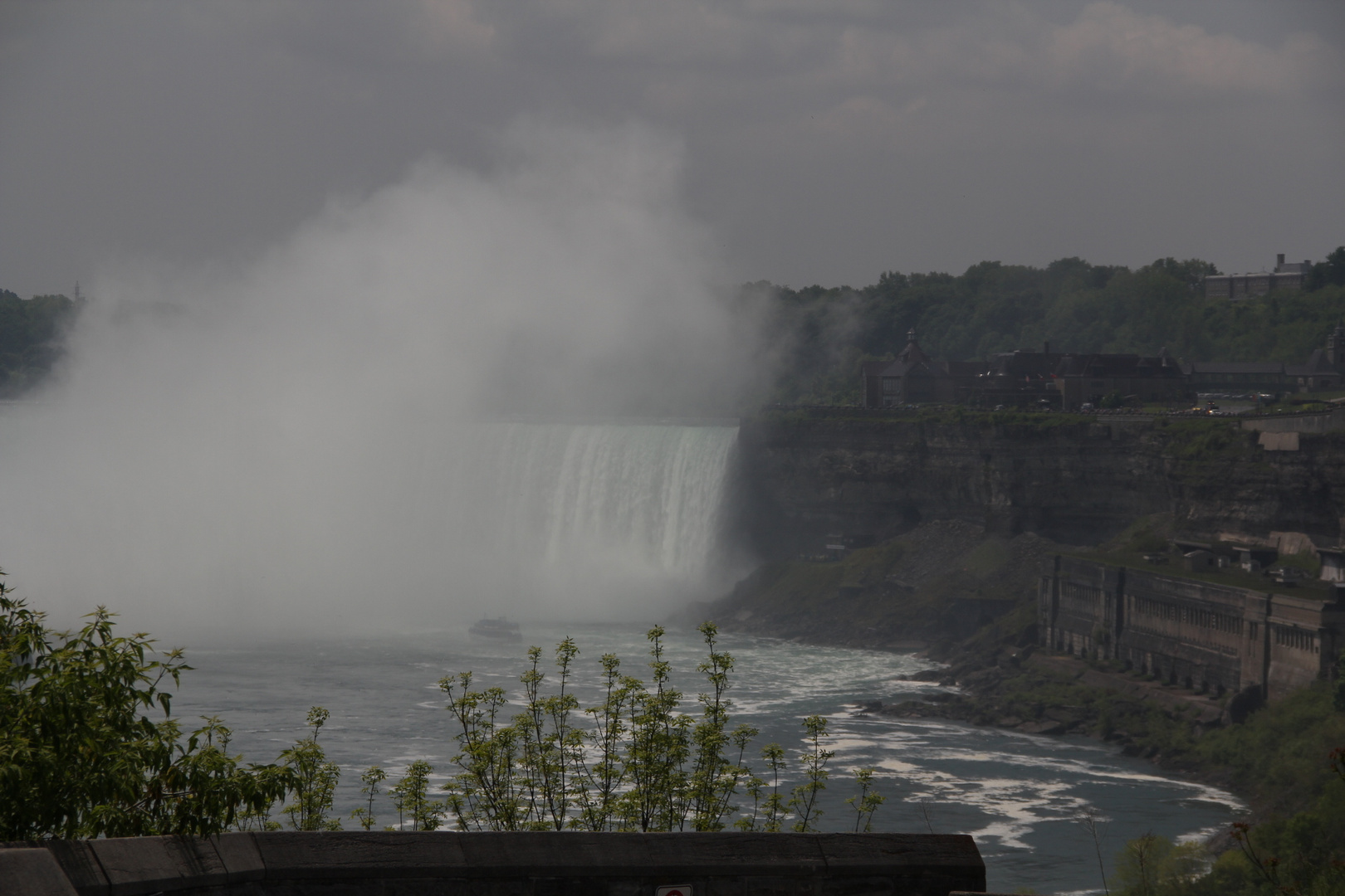 NIagara Falls - Canadian side - Horse Shoe Falls