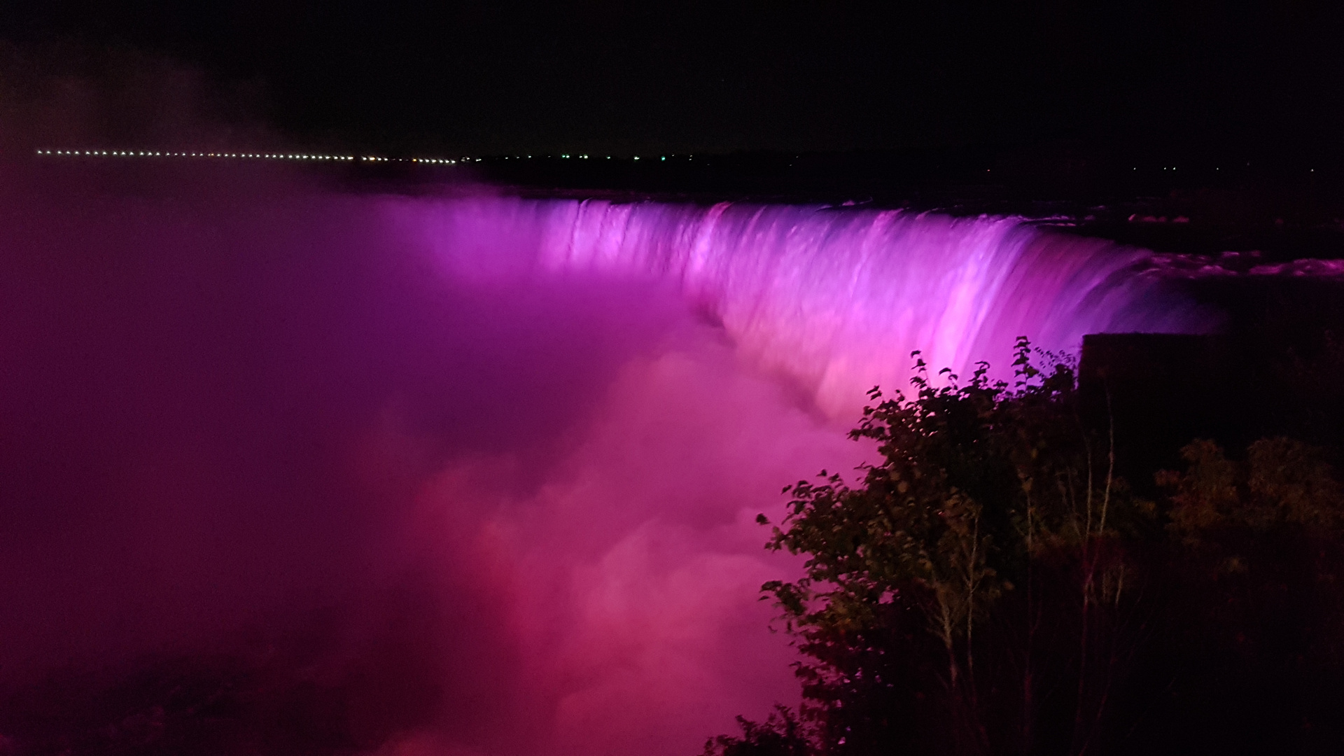 Niagara Falls in der Nacht