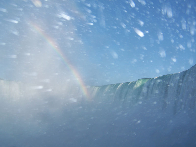 Niagara Falls mit Regenbogen