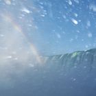 Niagara Falls mit Regenbogen