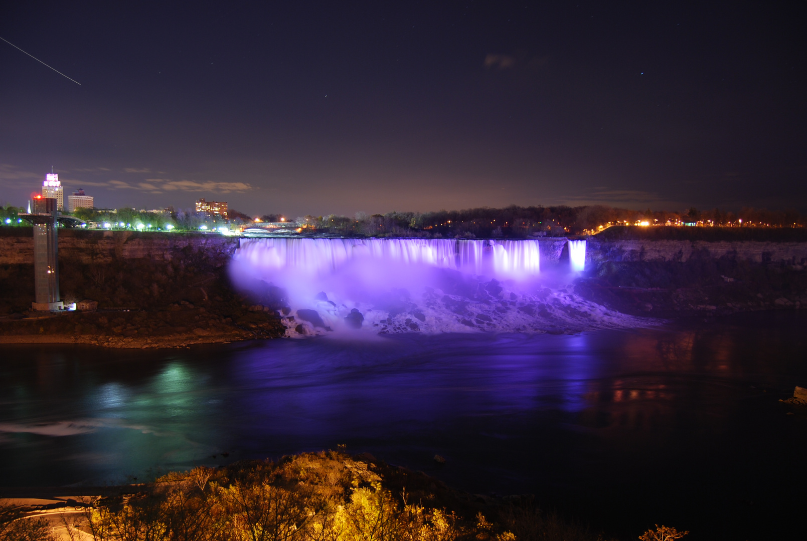 Niagarafälle bei Nacht!