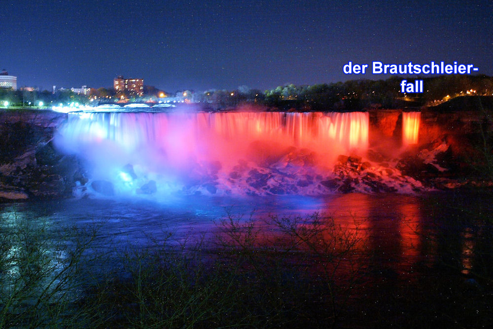 Niagarafälle bei Nacht