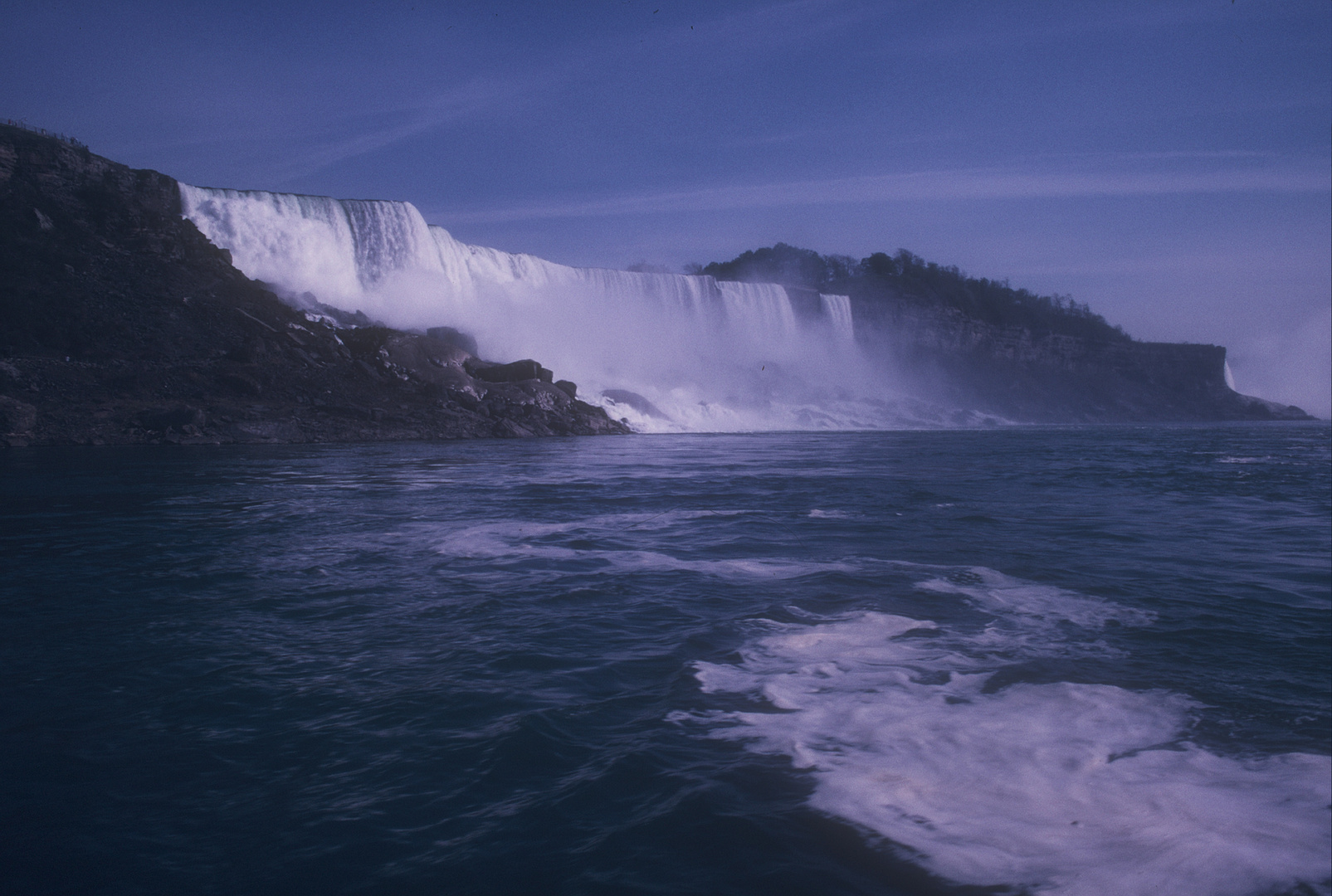 NIAGARAFALL AUF DER SEITE DER USA