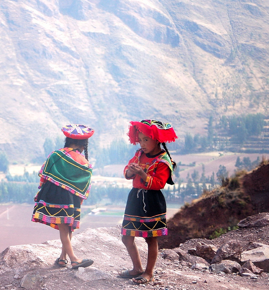 NIÑAS DE OLLANTAYTAMBO