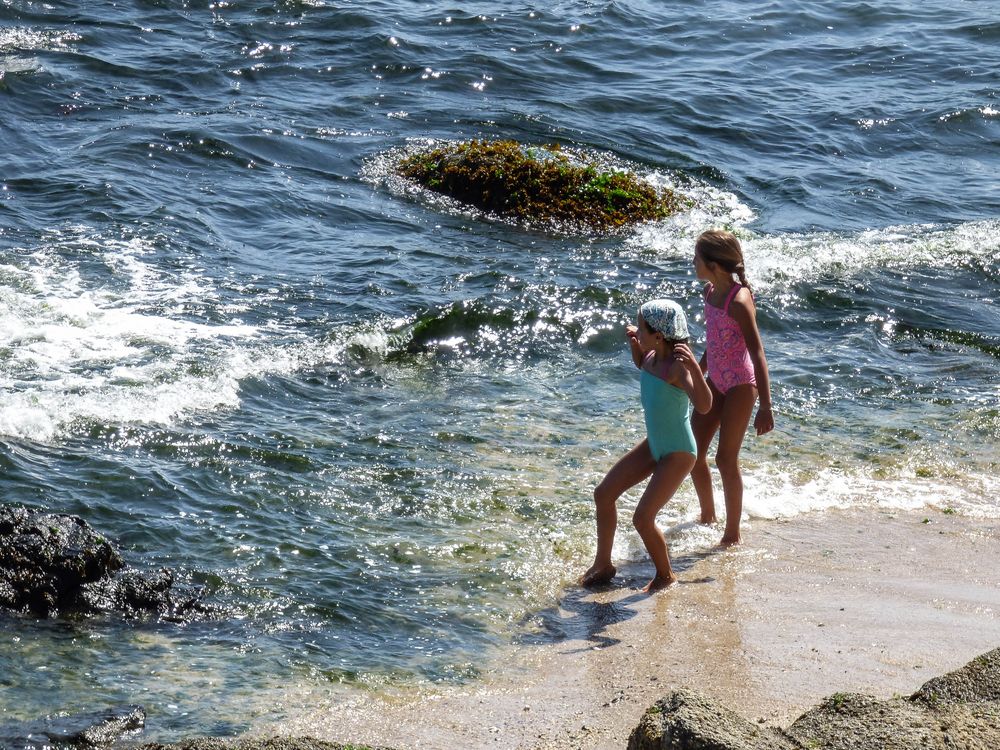 Niñas y el mar