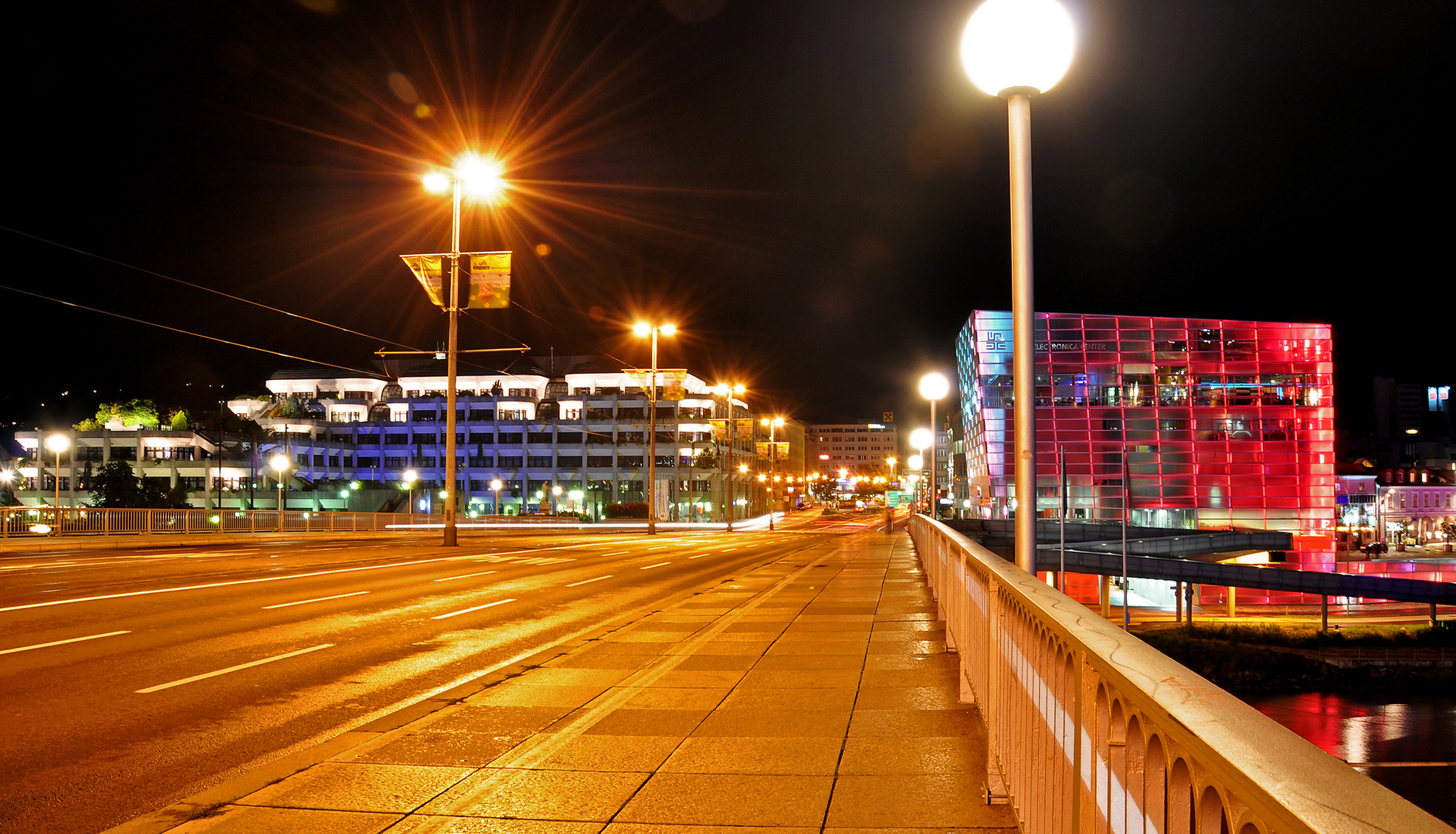 Nibelungenbrücke in Linz/ Donau ( Oberösterreich)