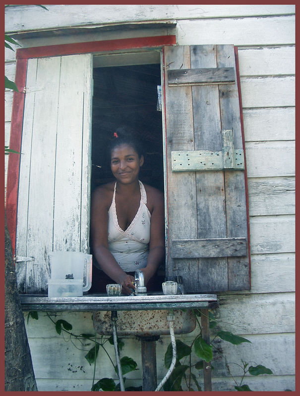 Nicaragua, Big Corn Is "Beauty washing the dishes"