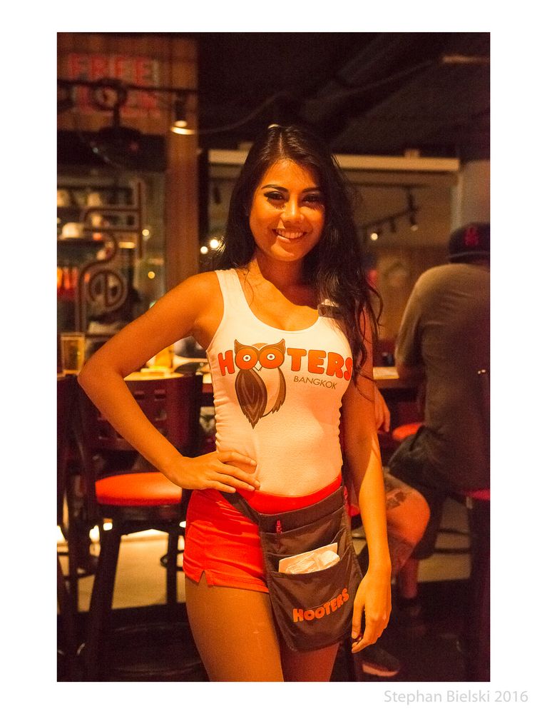 nice Hooters girl in Bangkok