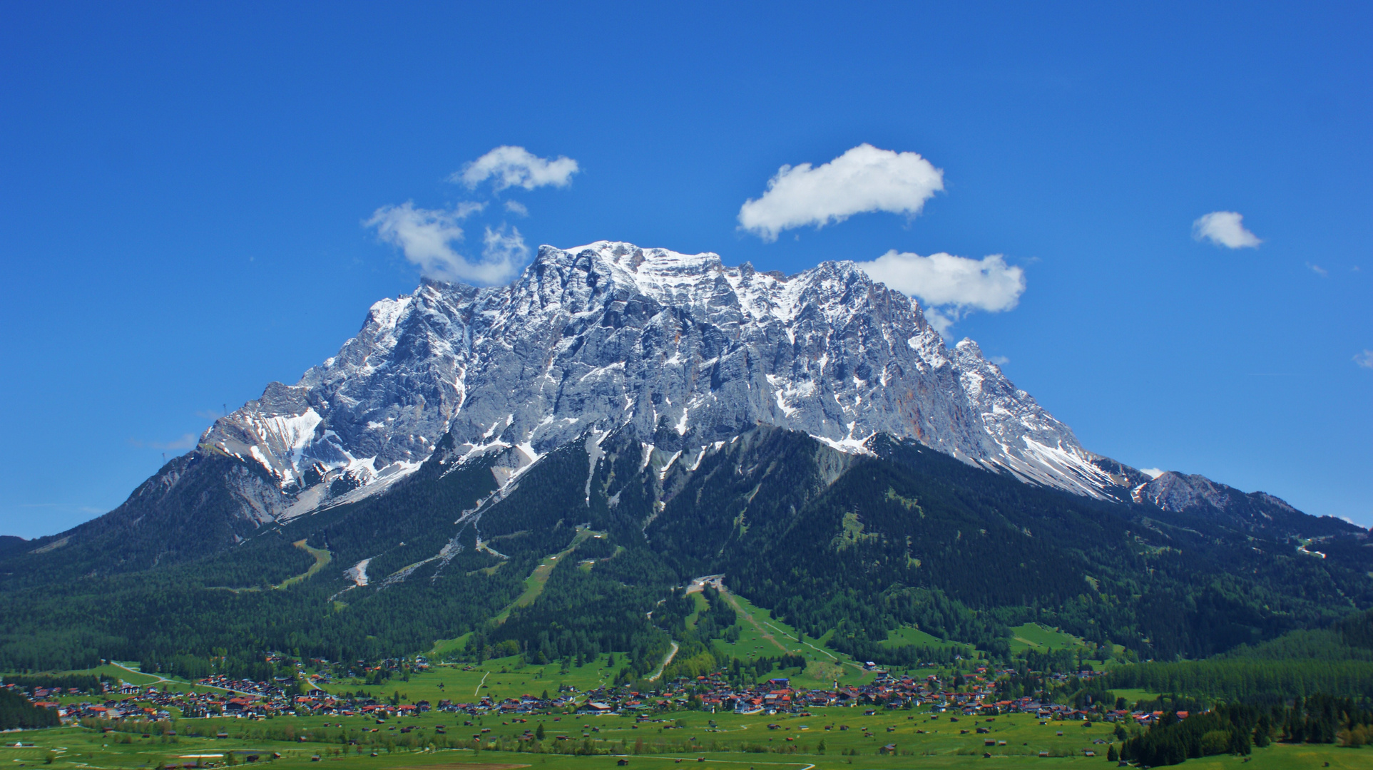 nice view to Wetterstein & Zugspitzmassiv