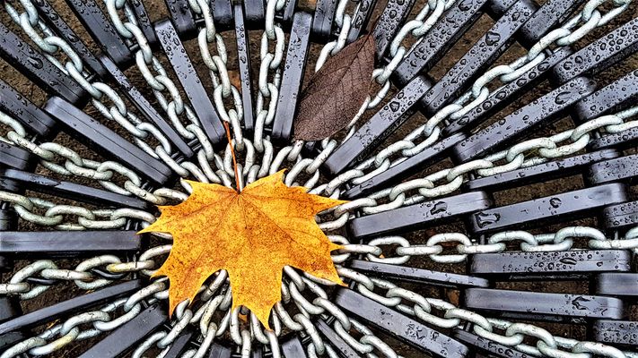 nicht in sondern auf Ketten gelegt