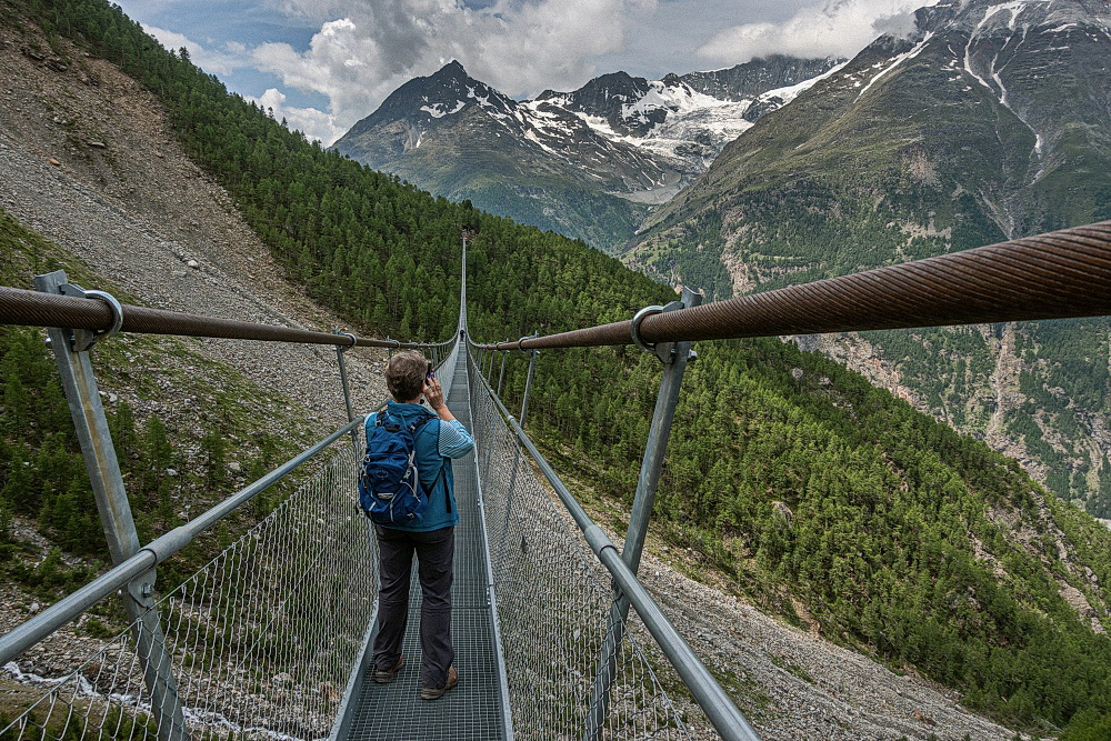 ... nicht nur die Brücke hängt durch...