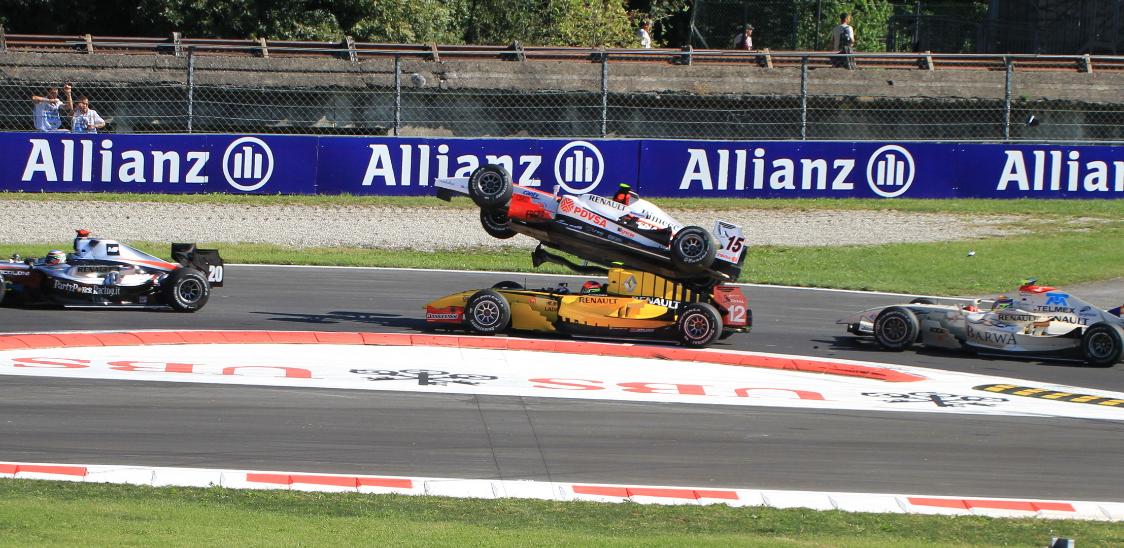 Nicht nur RedBull verleit Flügel - Monza 2010 GP2 Rennen