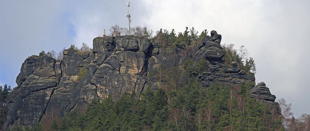 Nicht zu zählende Bilder gibt es vom Lilienstein, wenn er die Landschaft dominiert...