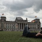 Nickerchen vorm Reichstag