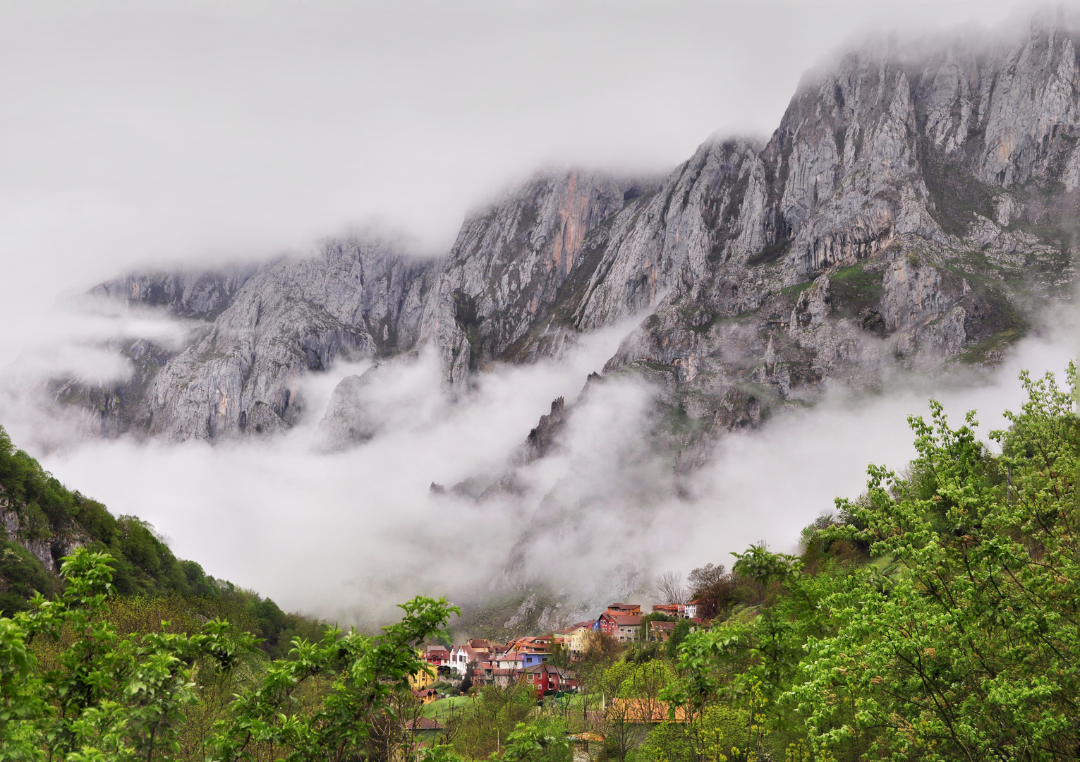 Niebla en Tielve