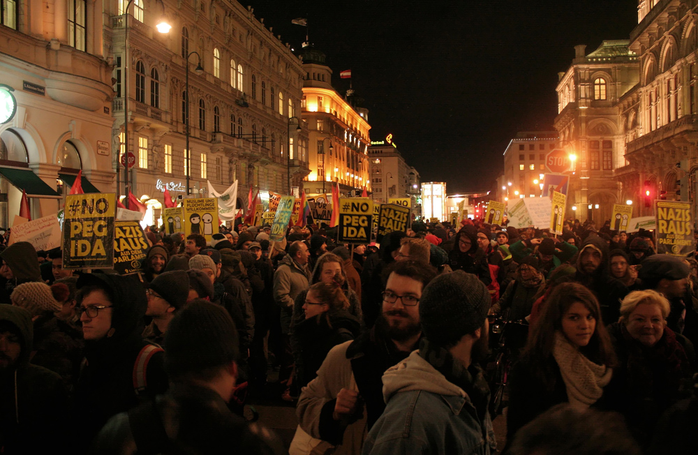 Nieder mit Pegida!