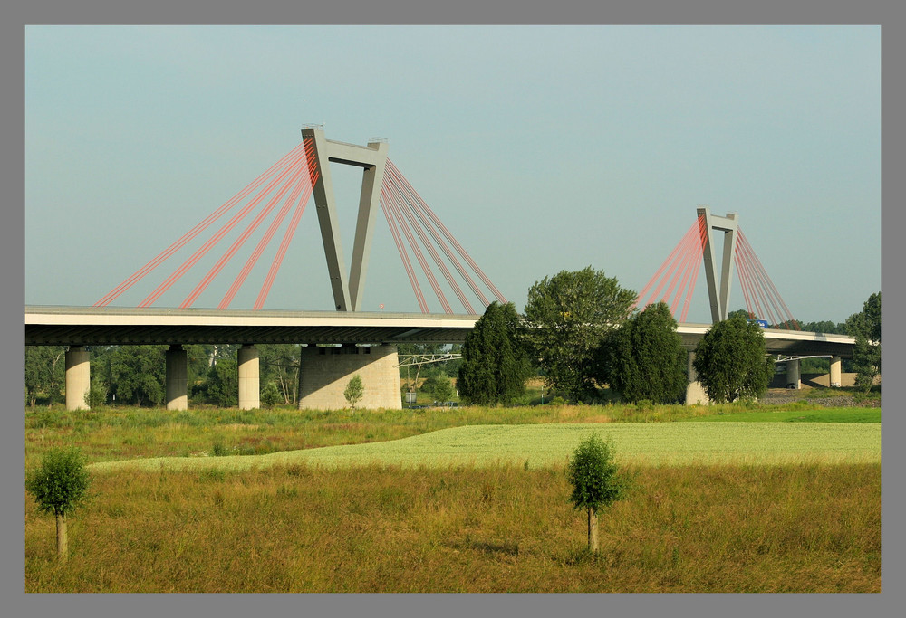 Niederrhein-Brücke I