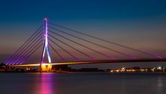 Niederrheinbrücke Wesel bei Nacht