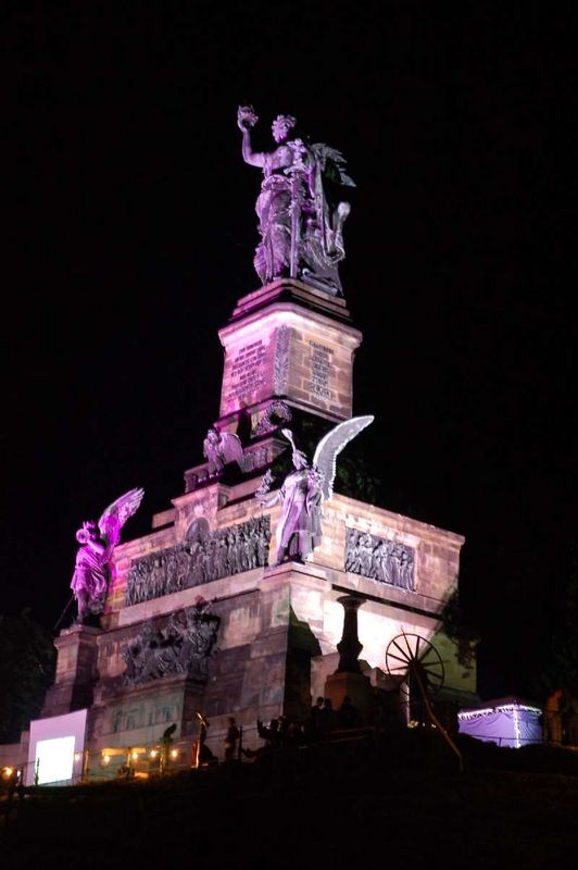 Niederwald Denkmal illumiert