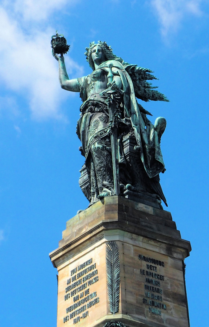 Niederwalddenkmal.... oben auf die Germania....