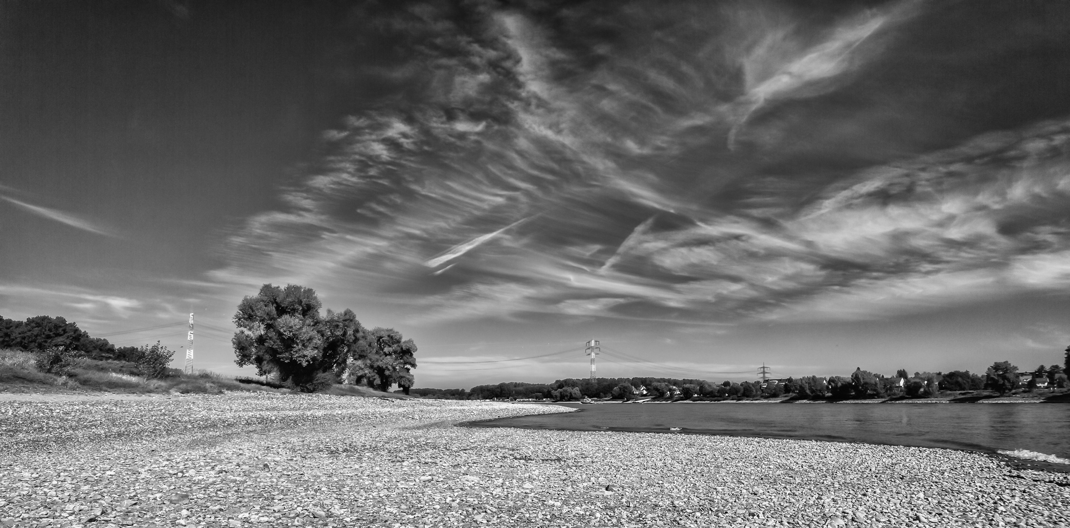 Niedrigwasser am Rhein