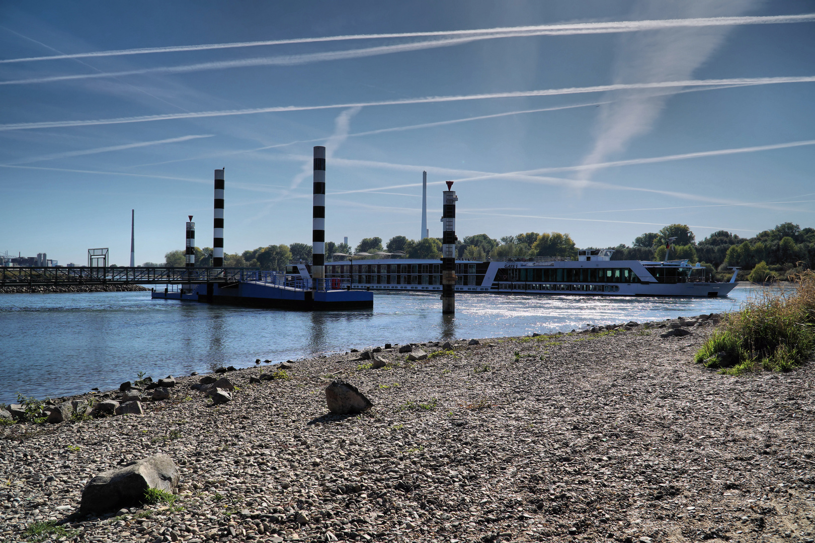 Niedrigwasser am Rhein Foto &amp; Bild natur Bilder auf