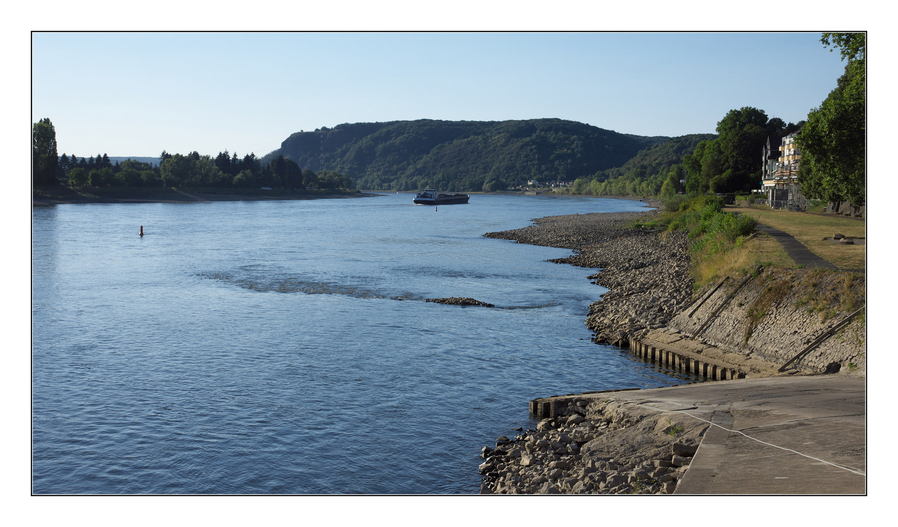 Niedrigwasser am Rhein