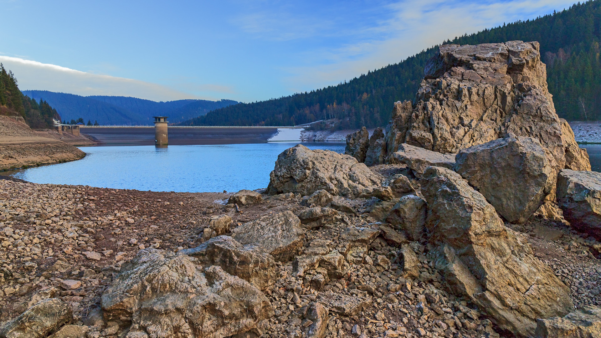 Niedrigwasser an der Trinkwassertalsperre "Ohra"