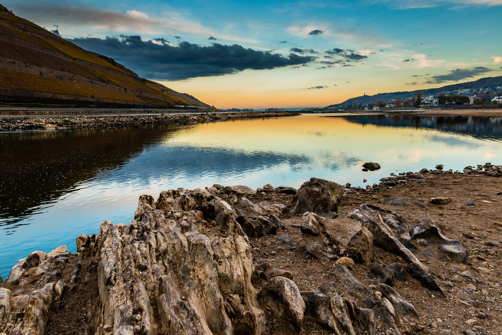 Niedrigwasser  bei Bingen 08