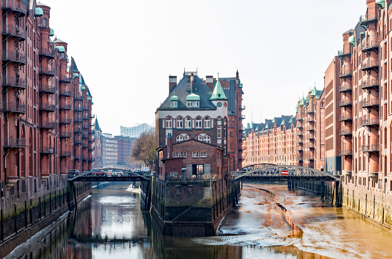 Niedrigwasser in der Speicherstadt Hamburg 61