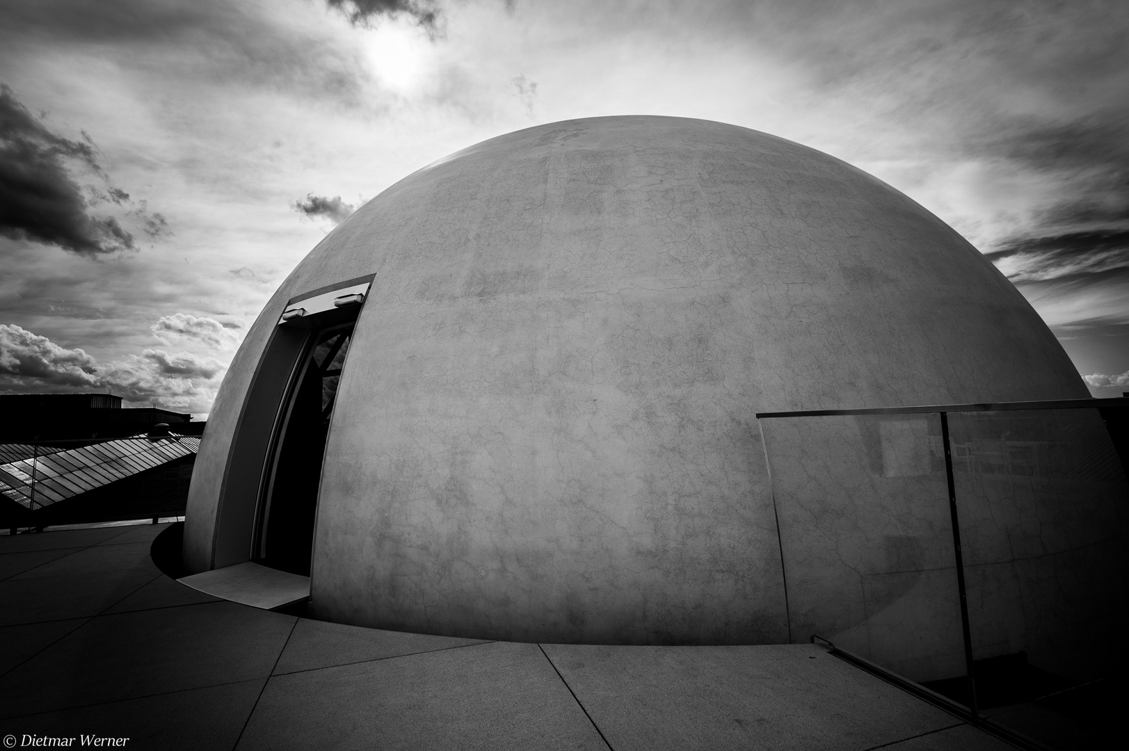 Niemeyer Sphere