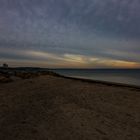 Niendorf Ostsee Strand im Winter mit Wolkendecke