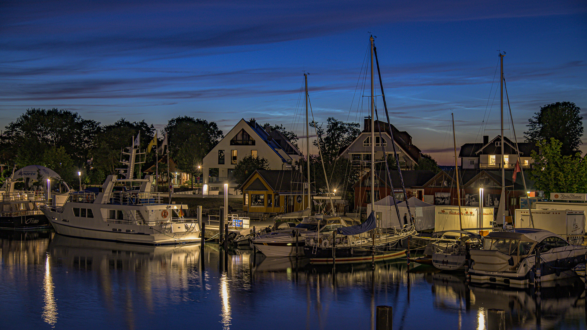 Niendorfer Hafen bei Nacht 1