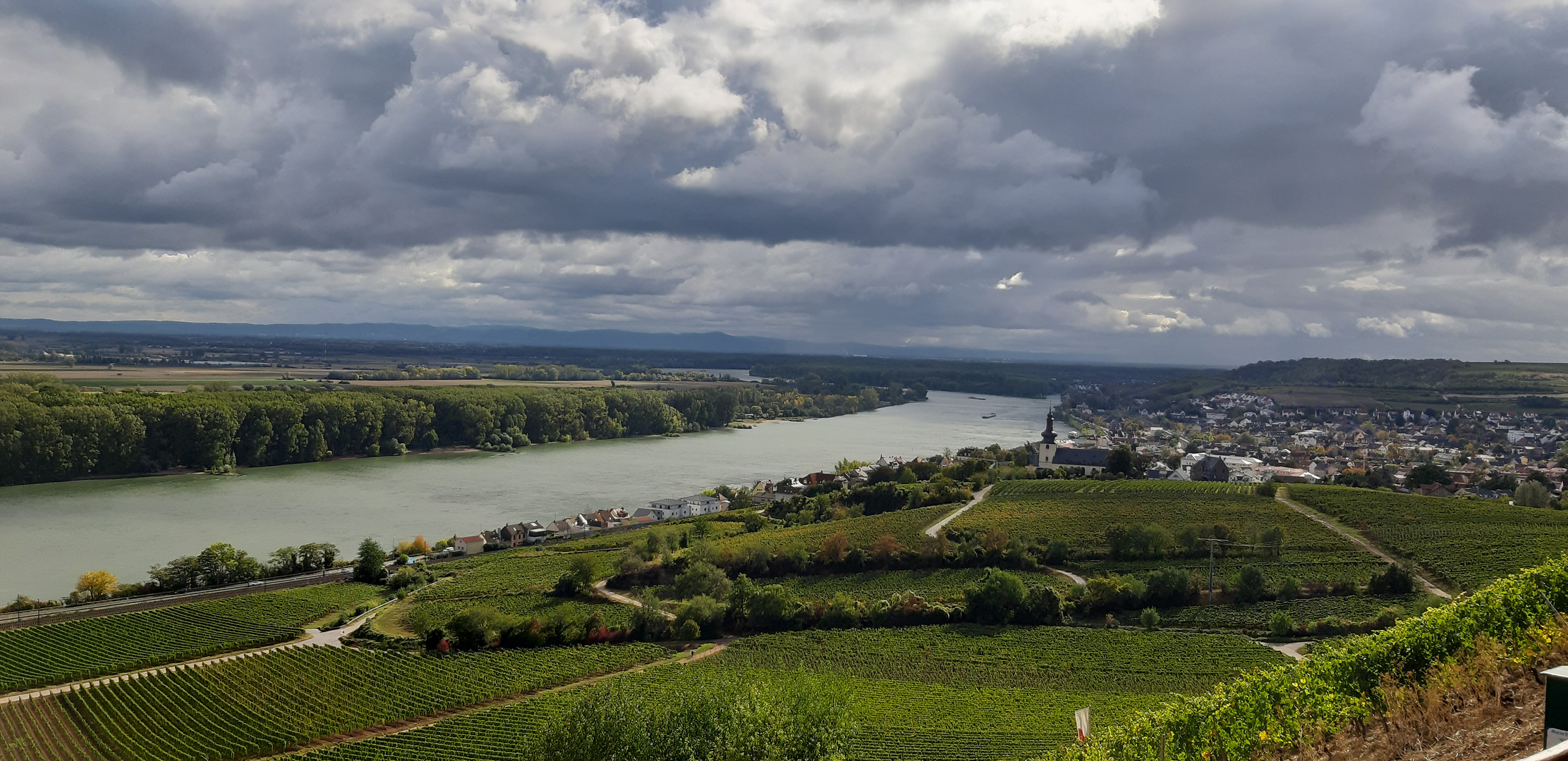 Nierstein am Rhein bei Mainz