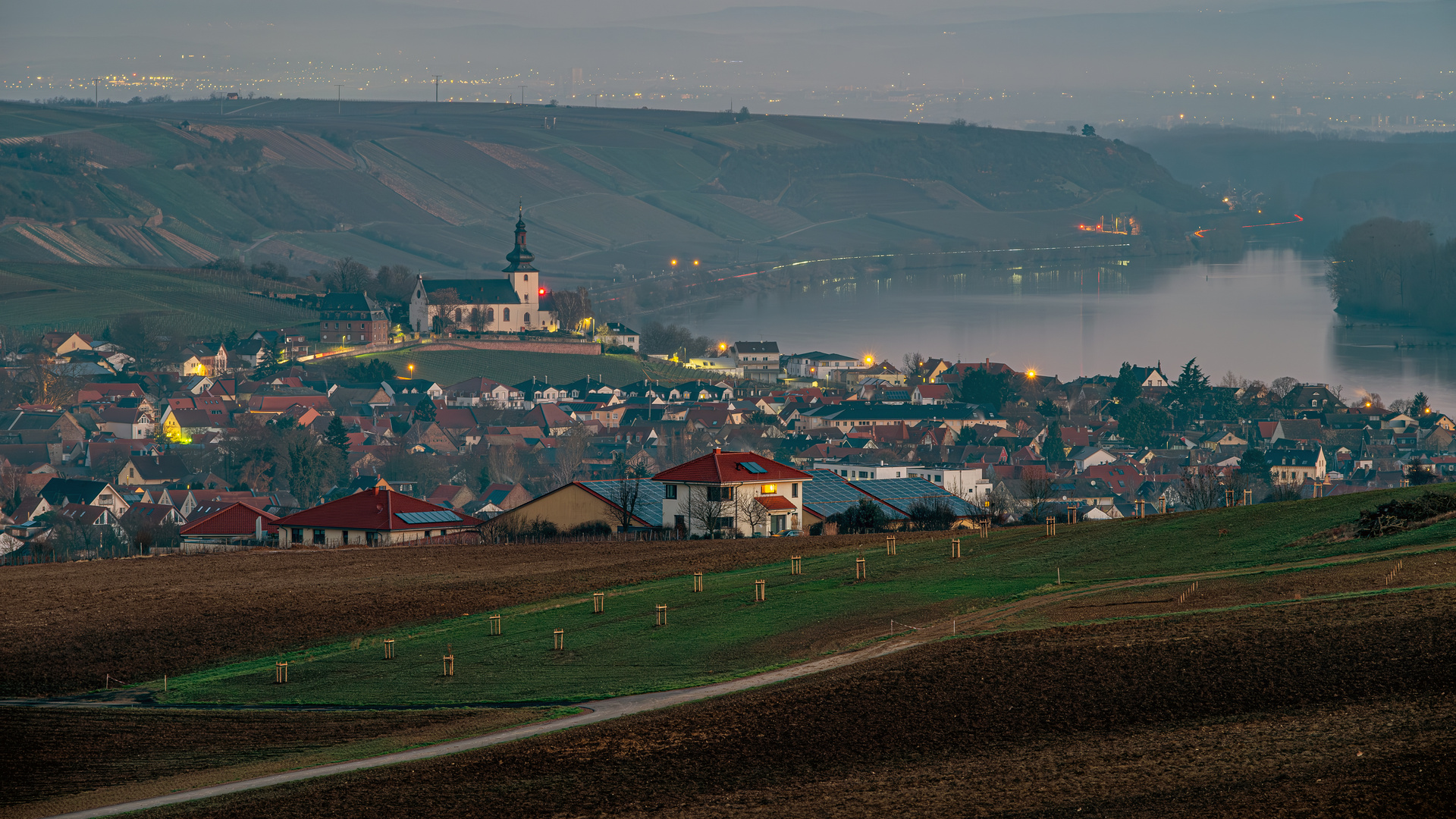 Nierstein bei Nacht 