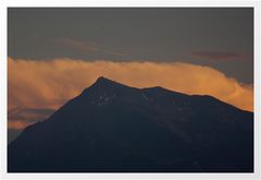 Niesen am späten Abend