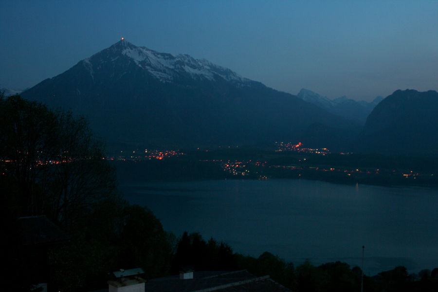 Niesen bei Nacht