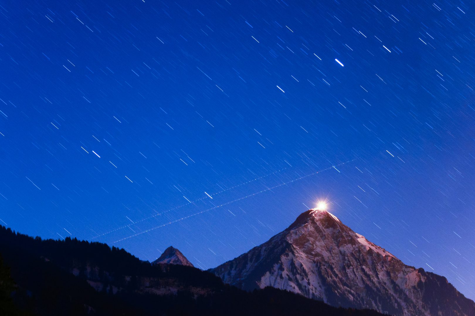 Niesen bei Nacht