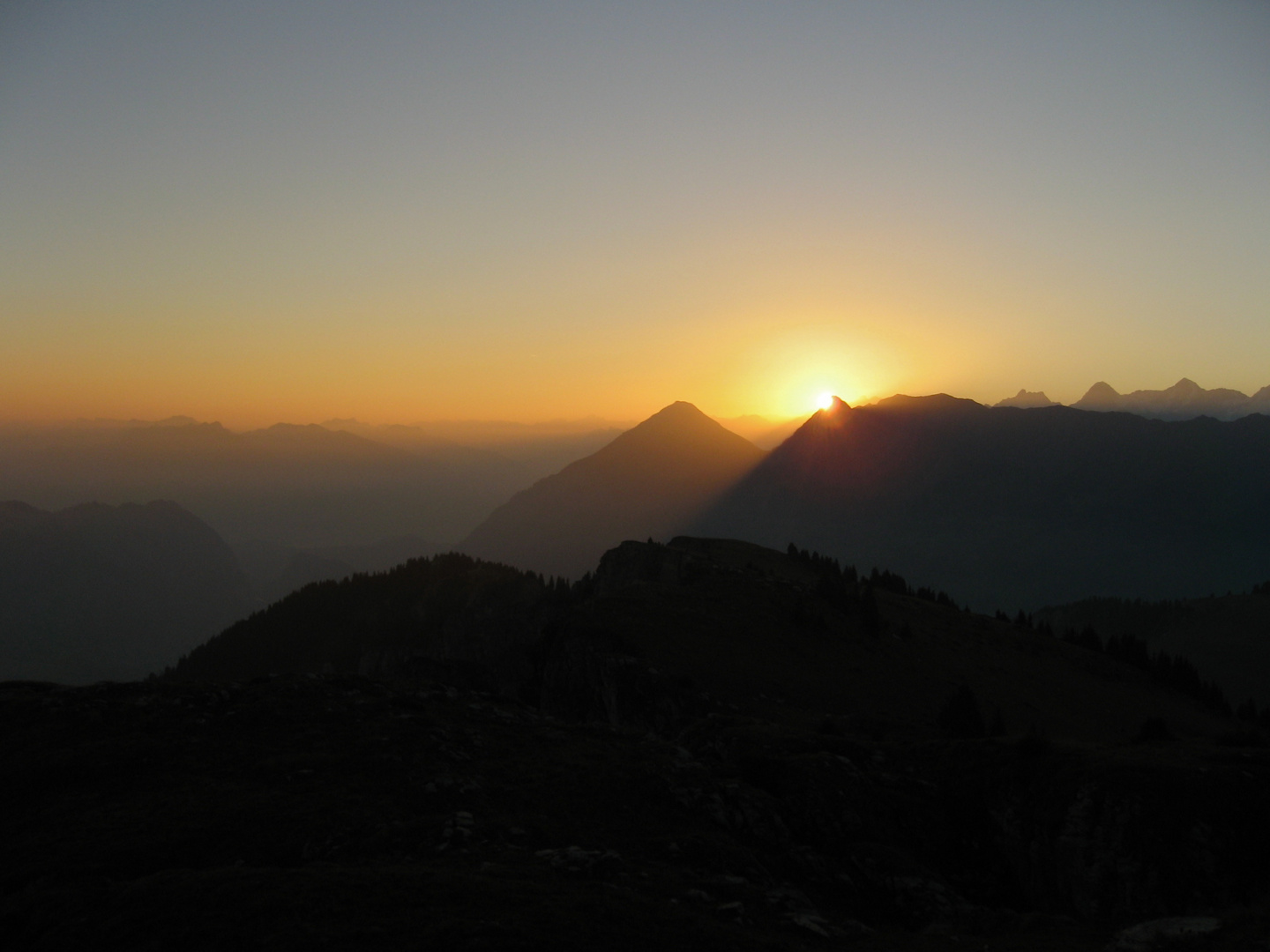 Niesen im Morgensonnenlicht