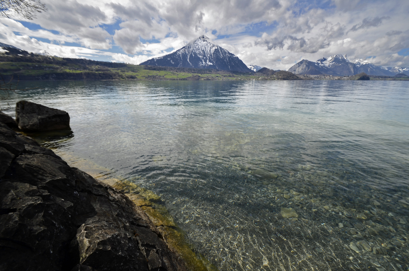 Niesen und Thunersee