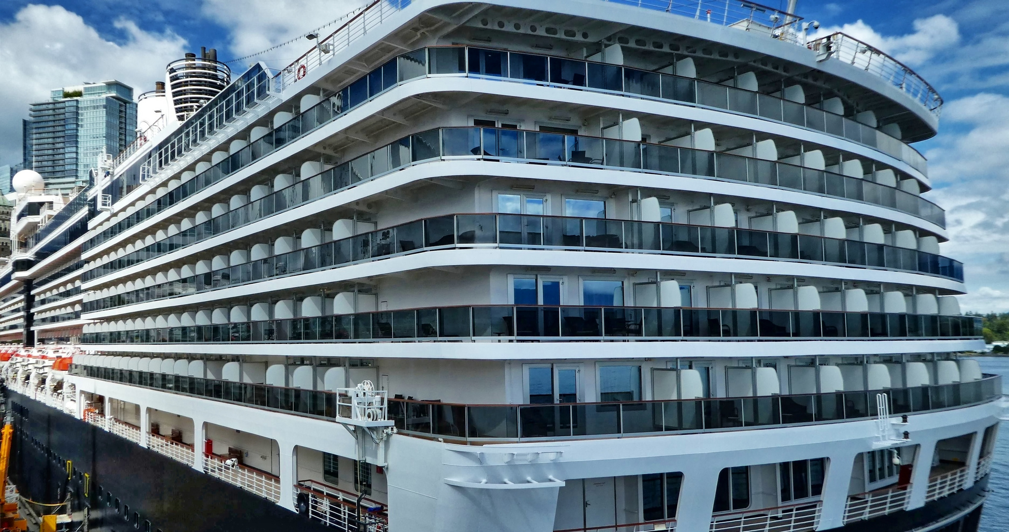 Nieuw Amsterdam im Hafen von Vancouver