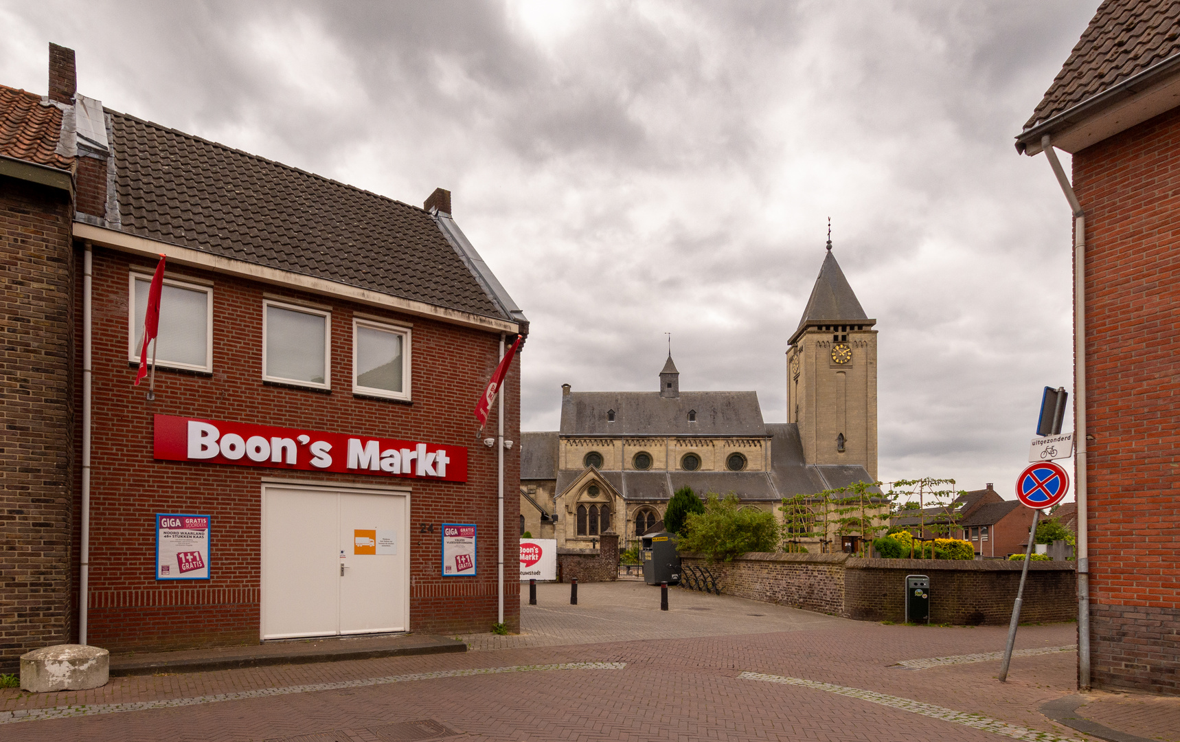 Nieuwstadt - Markt - Sint Janskerk