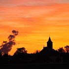 Nievenheimer Kirche beim Sonnenuntergang