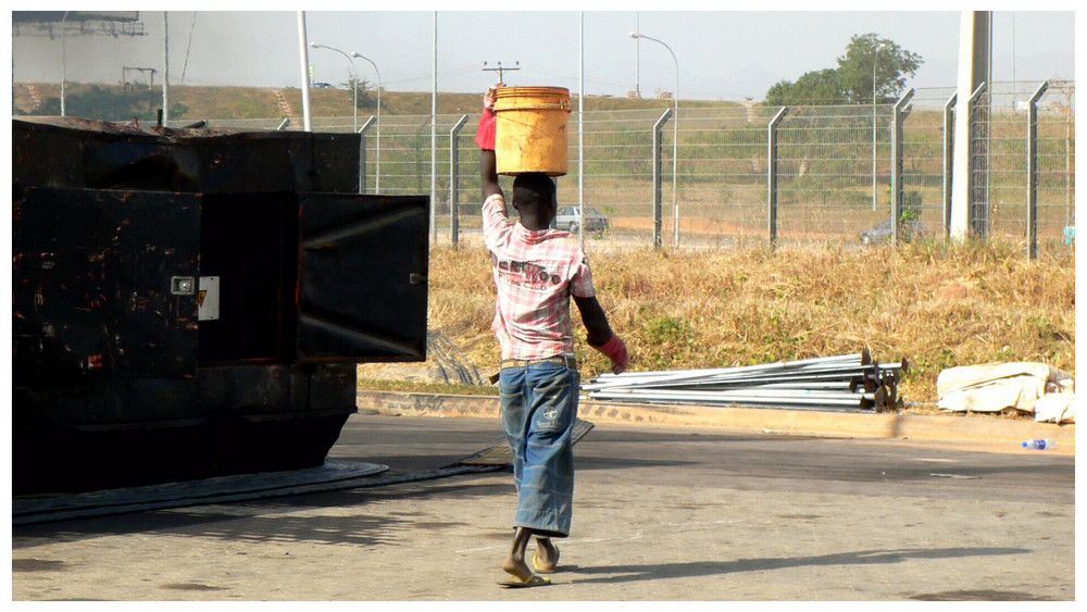 Nigeria 2008 - Filling Fuel