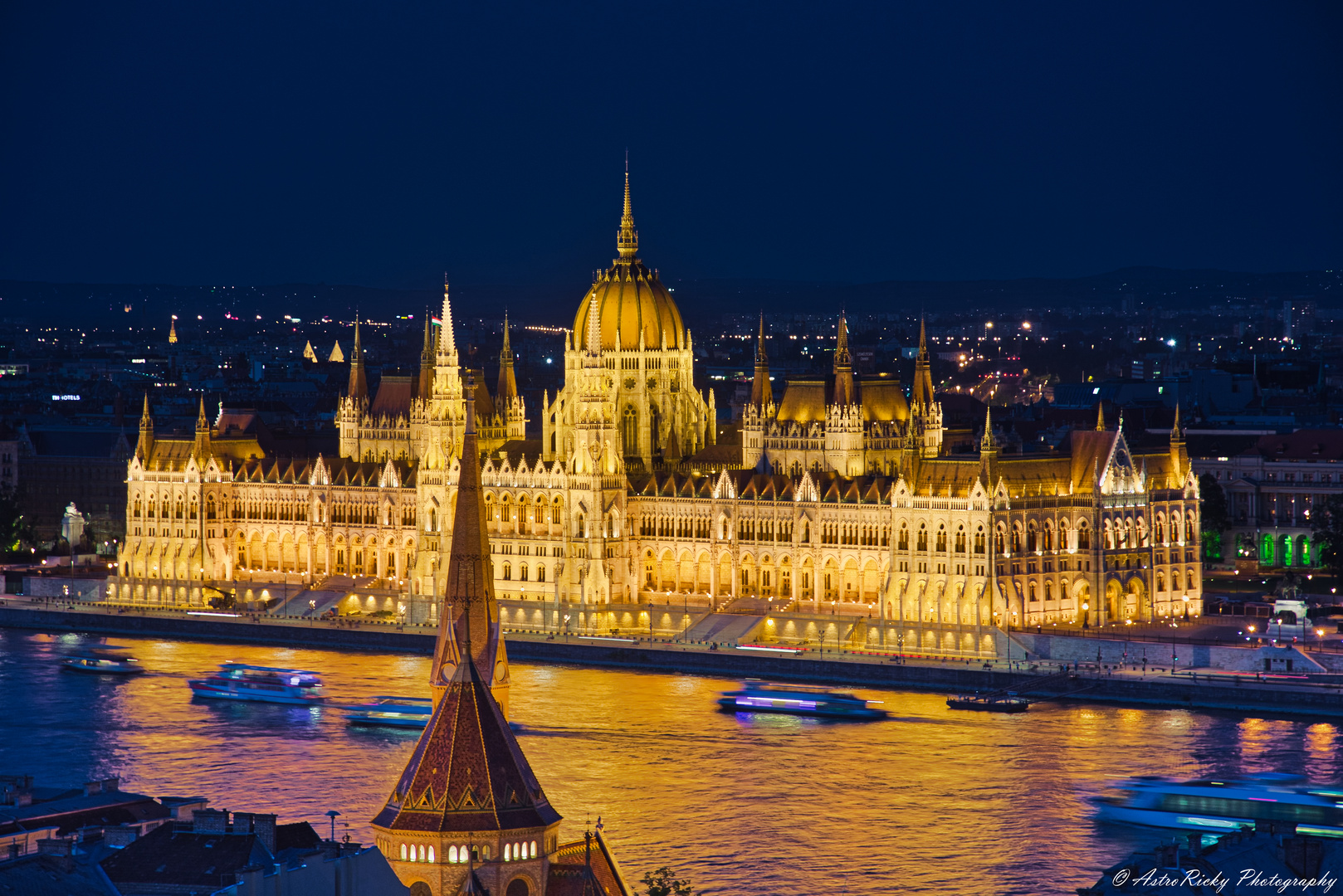 Night light on the Danube